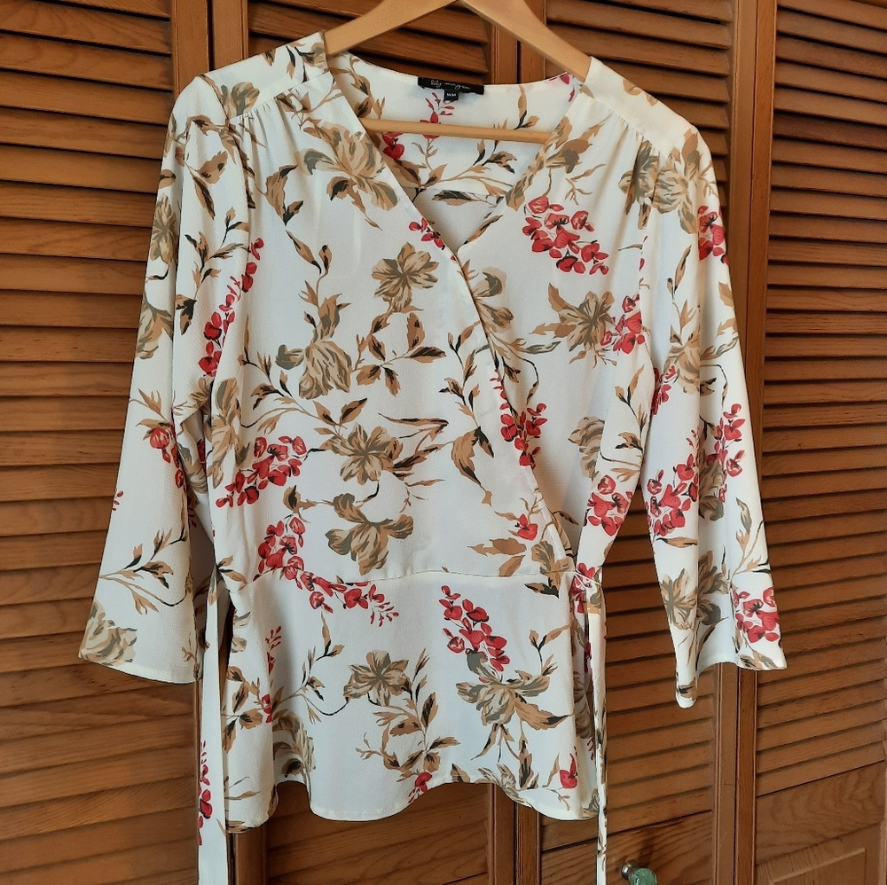 Lily Morgan floral 3/4 sleeve blouse